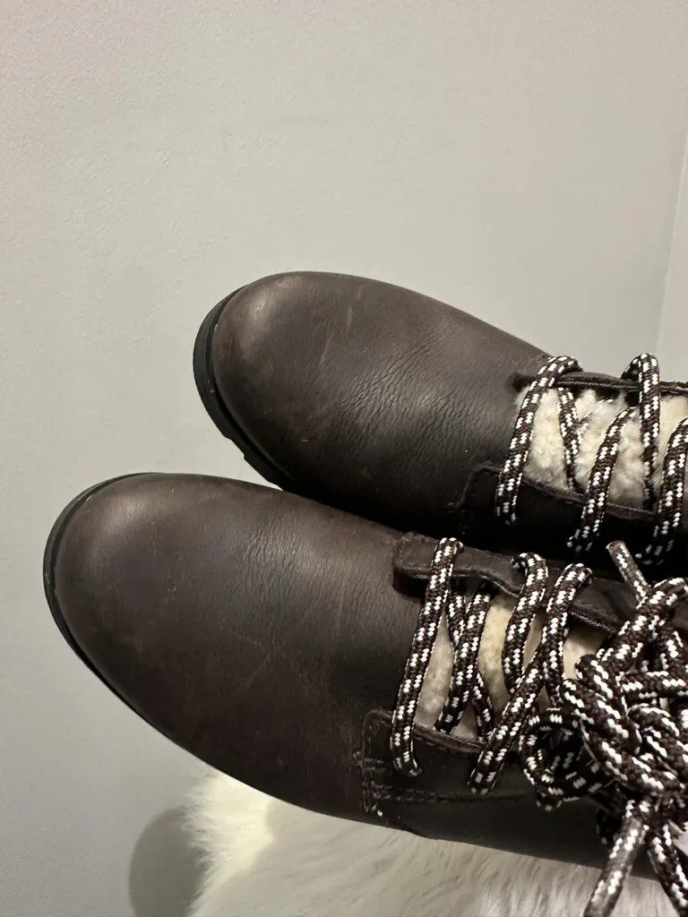 Sorel Emelie Leather Ankle Boots - Size 6